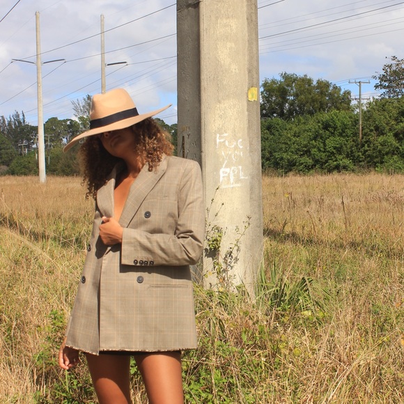 Blazer - Picture 2 of 4